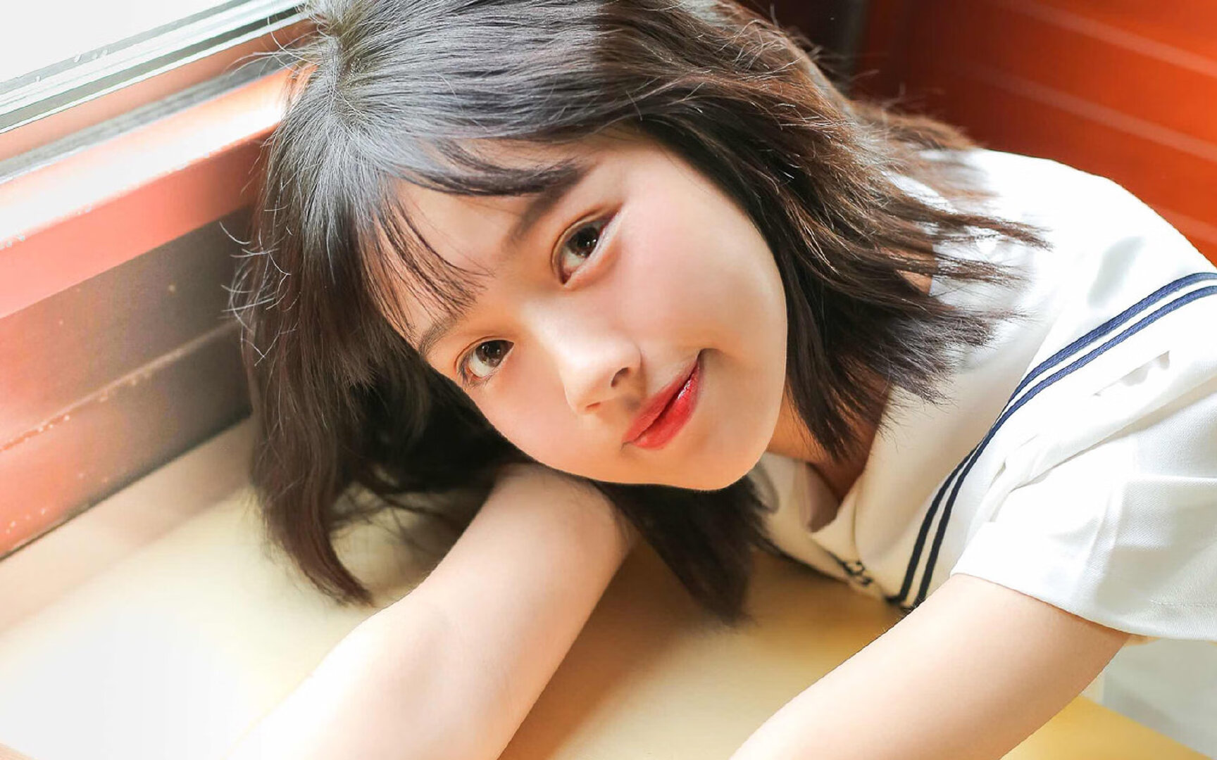 赛事精彩抢眼,球员飒爽英姿博得观众喝彩,球场飒爽的英姿