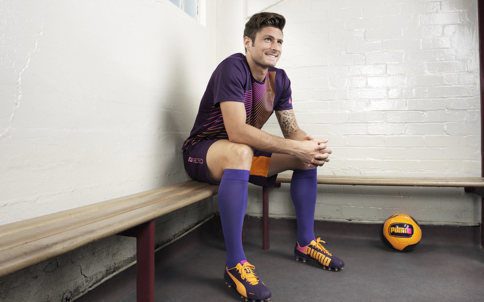 “从泥泞到雪地：极端环境下的速度较量”，我们从泥泞中走来